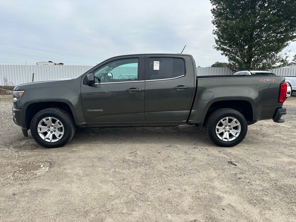 2018 Chevrolet Colorado LT photo 2