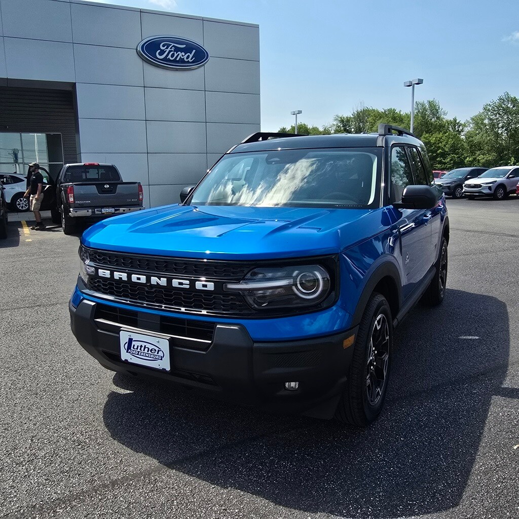 2025 Ford Bronco Sport Outer Banks photo 3