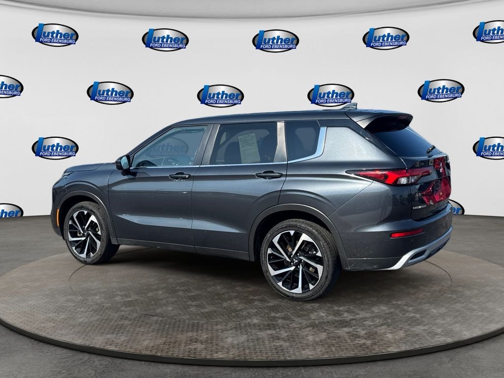 Used 2024 Mitsubishi Outlander SE SUV