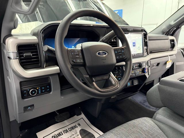 2026 Ford F-350 Super Duty XLT - Photo 13