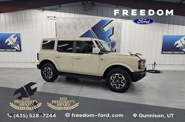 2025 Ford Bronco Outer Banks 4WD 4-door's photo