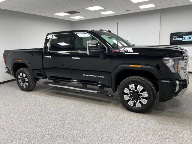 2024 GMC Sierra Denali 4WD Crew Cab Standard Box's photo