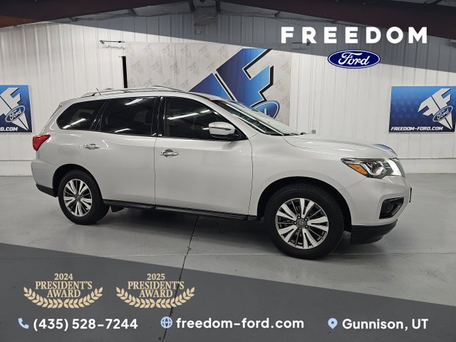 Used 2018 Nissan Pathfinder SV with VIN 5N1DR2MN2JC624774 for sale in Gunnison, UT