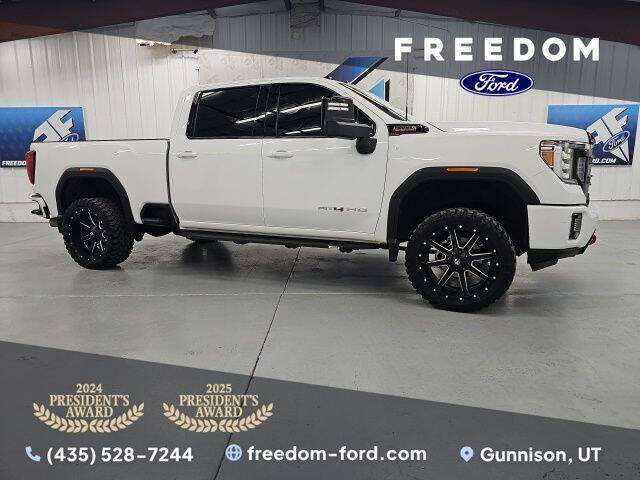 2023 GMC Sierra AT4 4WD Crew Cab Standard Box's photo