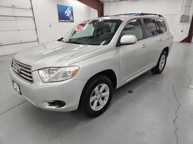 Used 2010 Toyota Highlander Base with VIN 5TDBK3EHXAS012481 for sale in Gunnison, UT