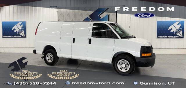 2016 Chevrolet Express 2500 Work Van HD's photo
