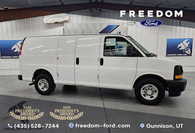 2017 Chevrolet Express 2500 Work Van HD's photo
