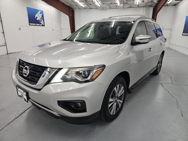 Used 2018 Nissan Pathfinder SV with VIN 5N1DR2MN2JC624774 for sale in Gunnison, UT