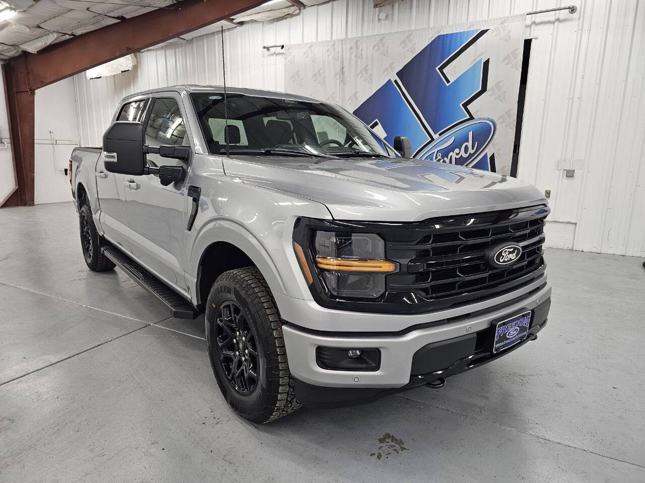2025 Ford F-150 XLT photo 4
