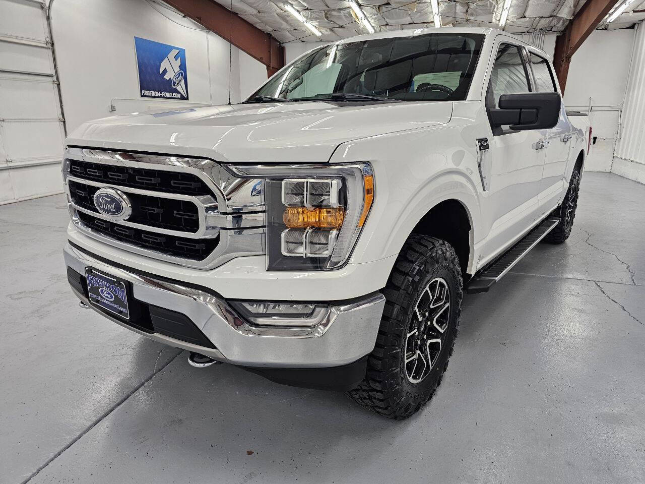 2021 Ford F-150 XLT photo 2