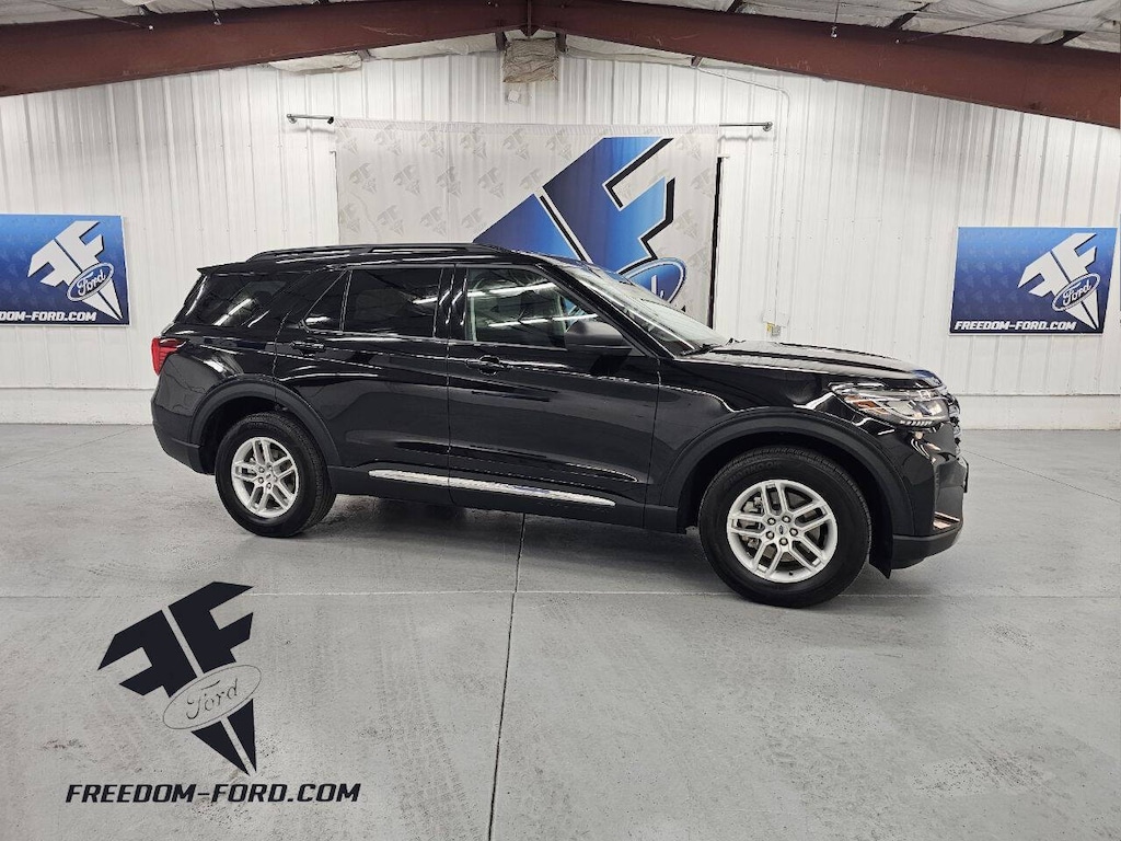 Used 2025 Ford Explorer Active AWD 4dr SUV SUV