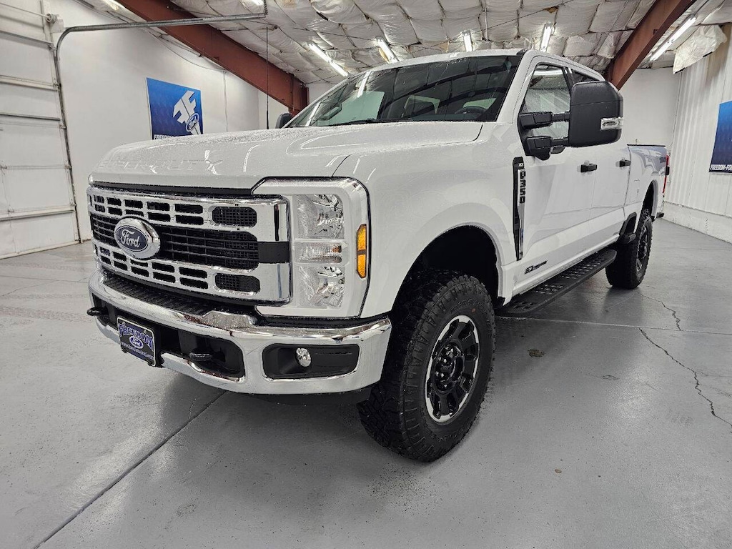 New 2026 Ford F-350 Super Duty XLT 4x4 4dr Crew Cab 6.8 ft. SB SRW Pickup Pickup Truck