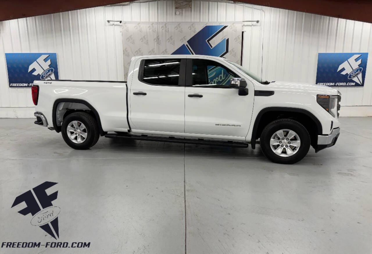 2024 GMC Sierra 1500 Pro's photo