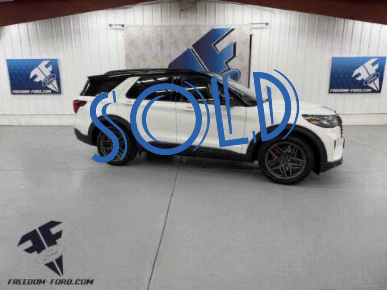 2025 Ford Explorer ST's photo