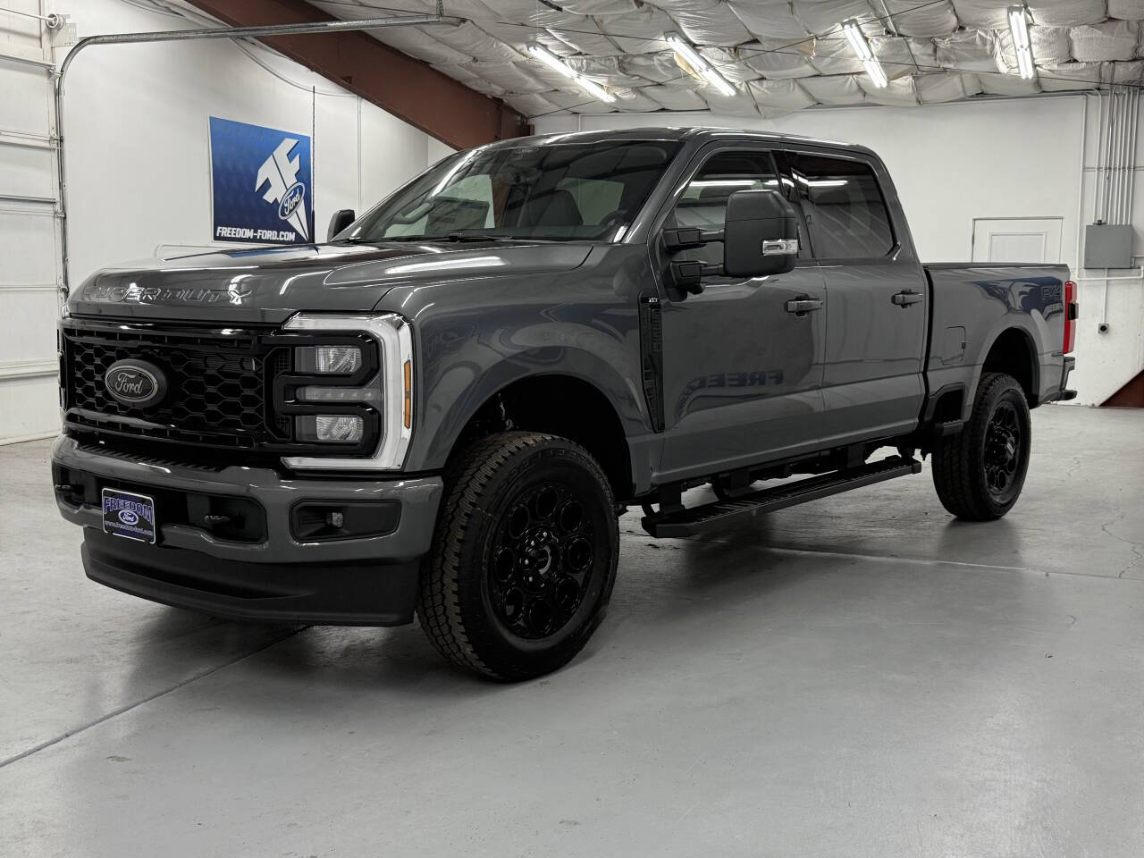 2026 Ford F-350 XLT photo 4