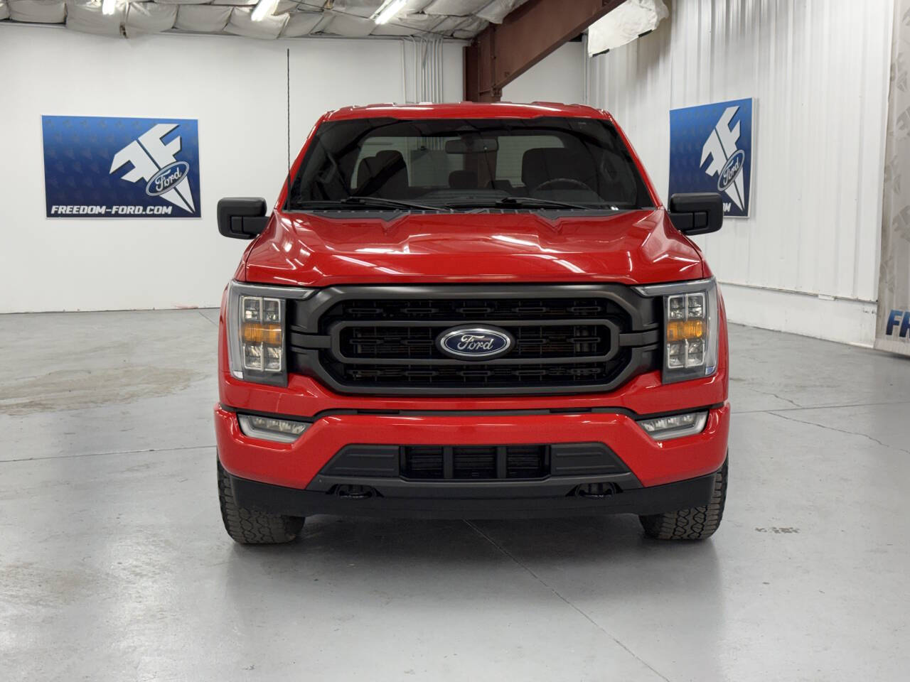 2023 Ford F-150 XLT photo 2