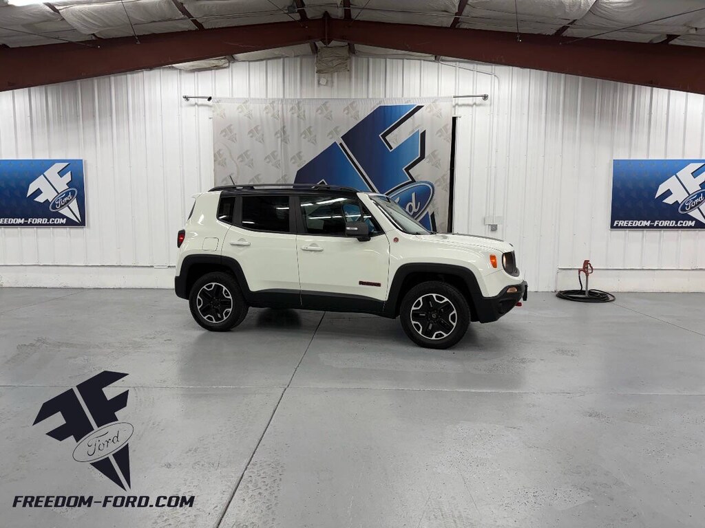 Used 2015 Jeep Renegade Trailhawk 4x4 4dr SUV SUV
