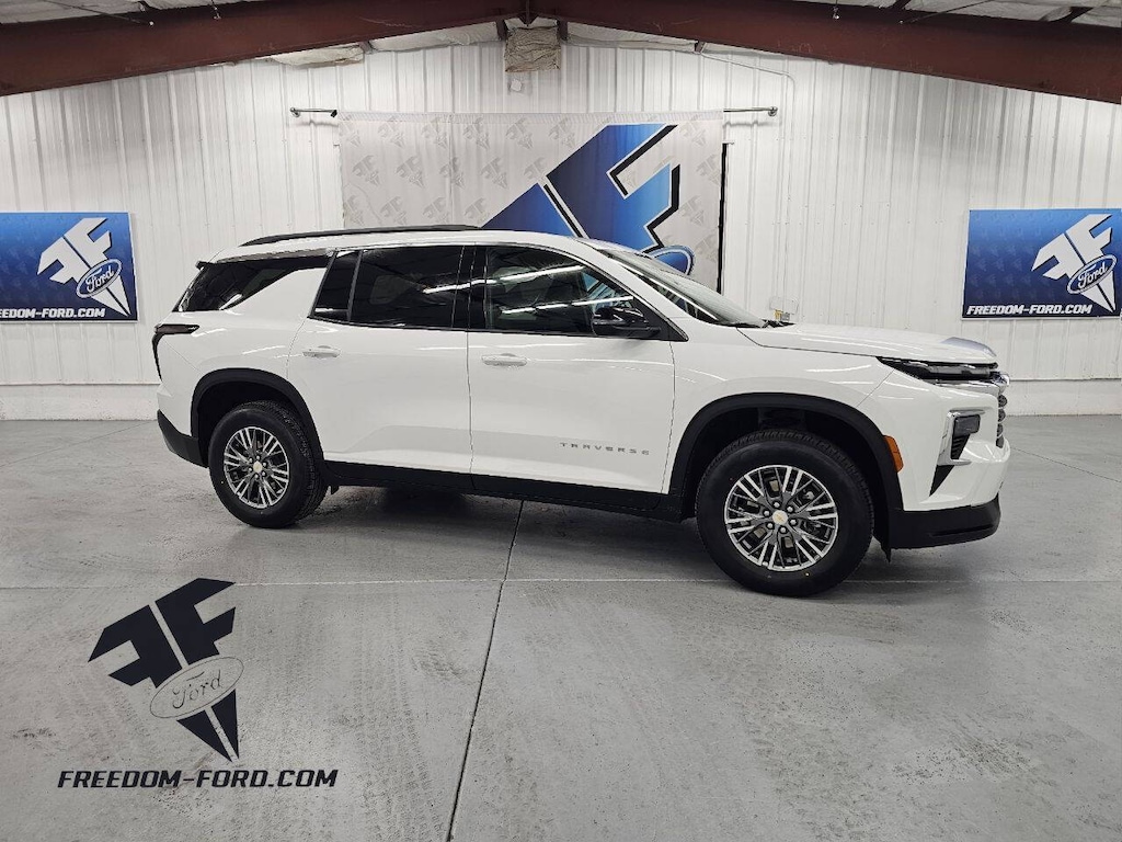 Used 2025 Chevrolet Traverse LT 4x4 4dr SUV SUV