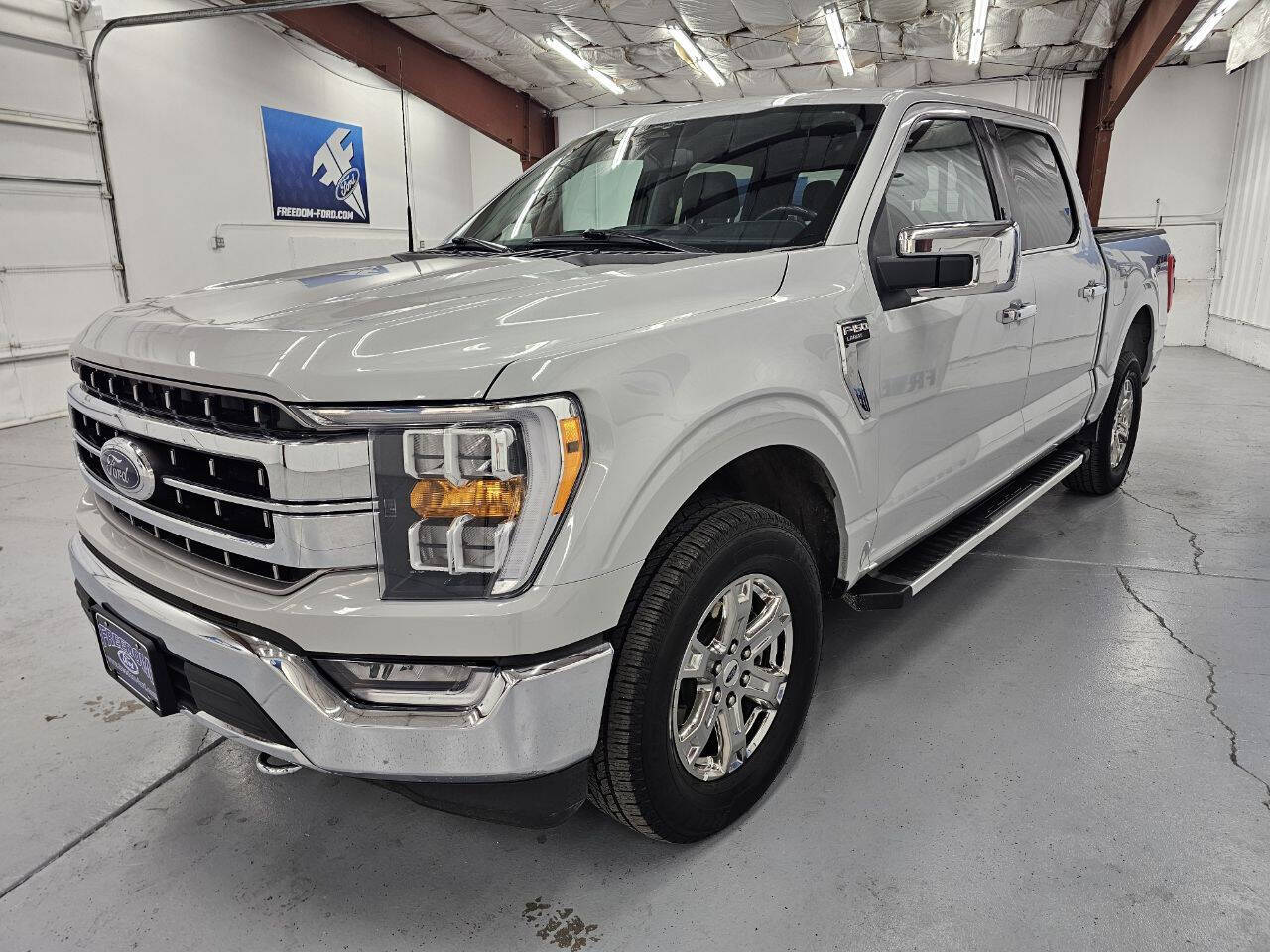 2023 Ford F-150 Lariat photo 2