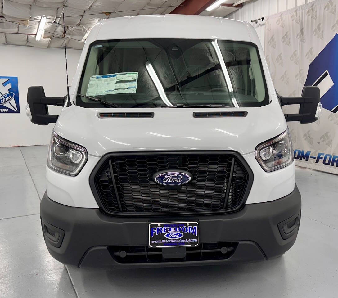 2025 Ford Transit Cargo Van photo 3