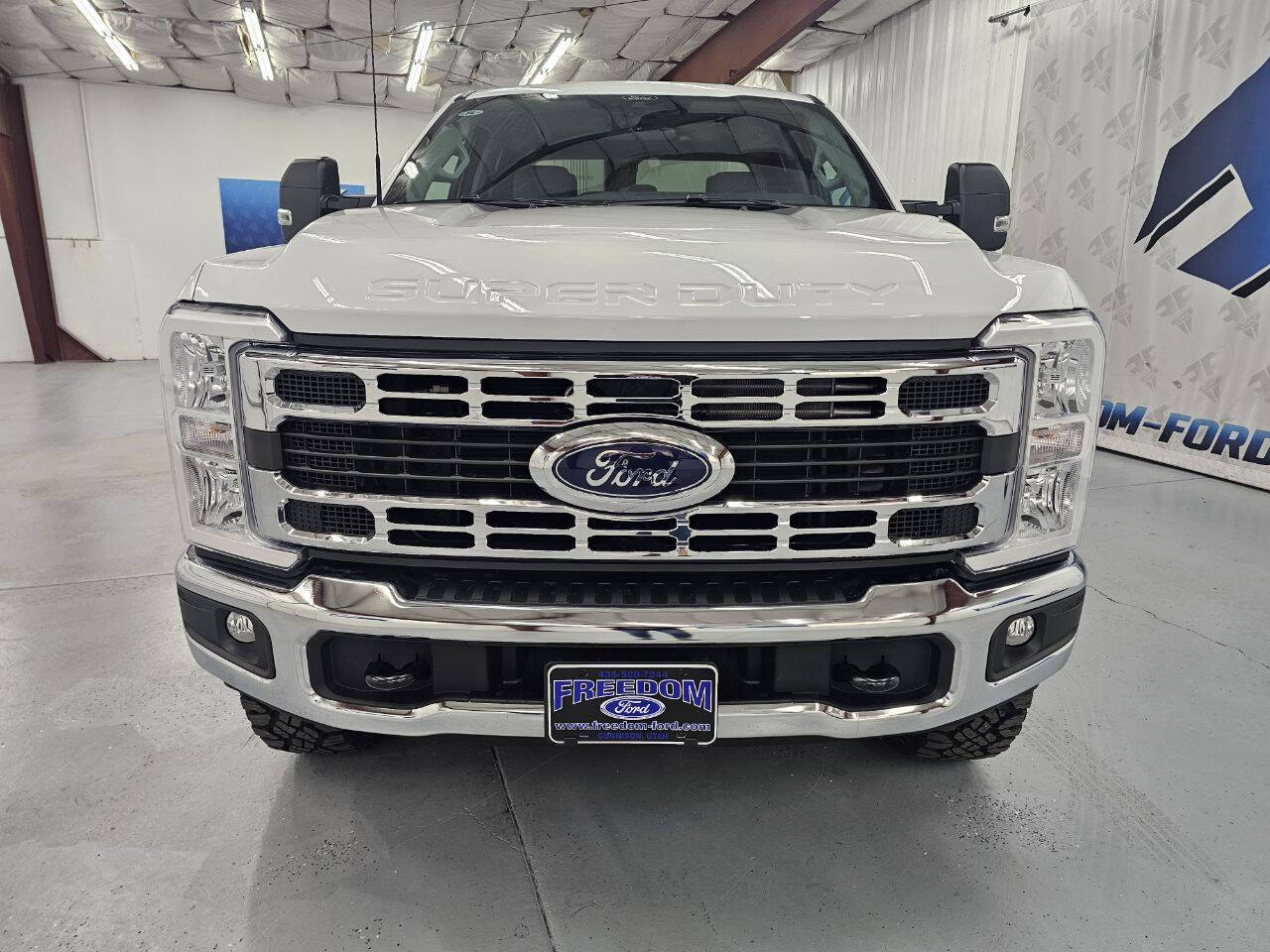 2026 Ford F-350 XLT photo 3