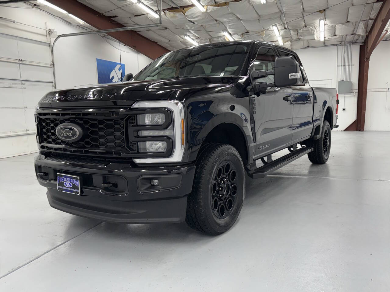 2026 Ford F-350 XLT photo 4