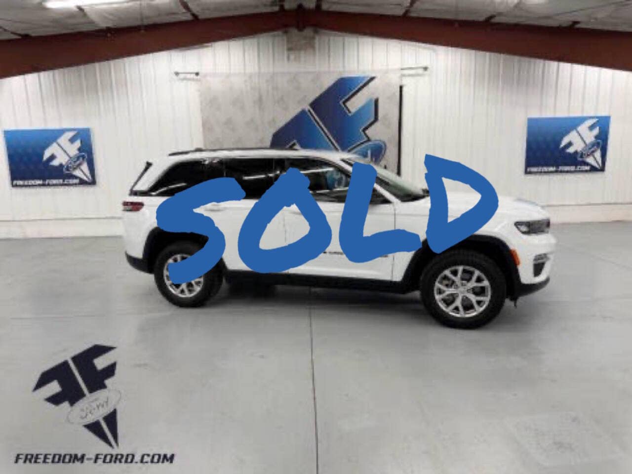 2022 Jeep Grand Cherokee Limited's photo