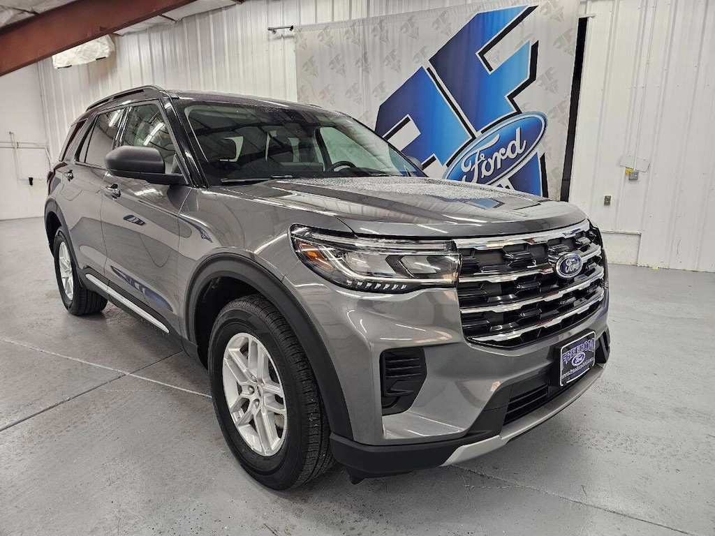 Used 2025 Ford Explorer Active AWD 4dr SUV SUV