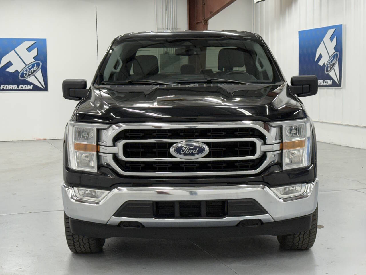 2023 Ford F-150 XLT photo 3