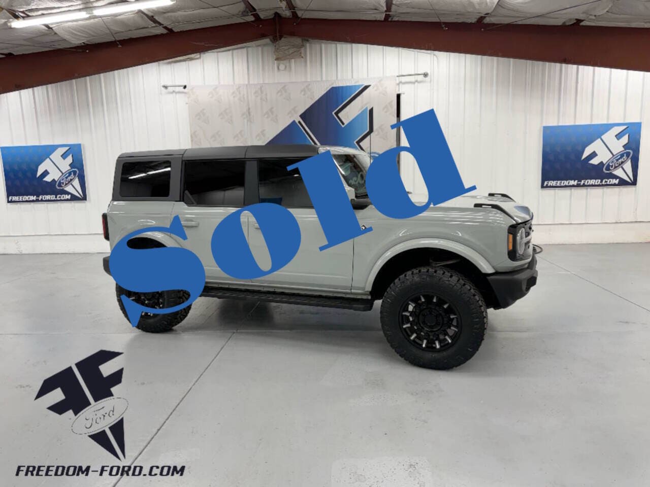 2022 Ford Bronco 4-Door Outer Banks's photo