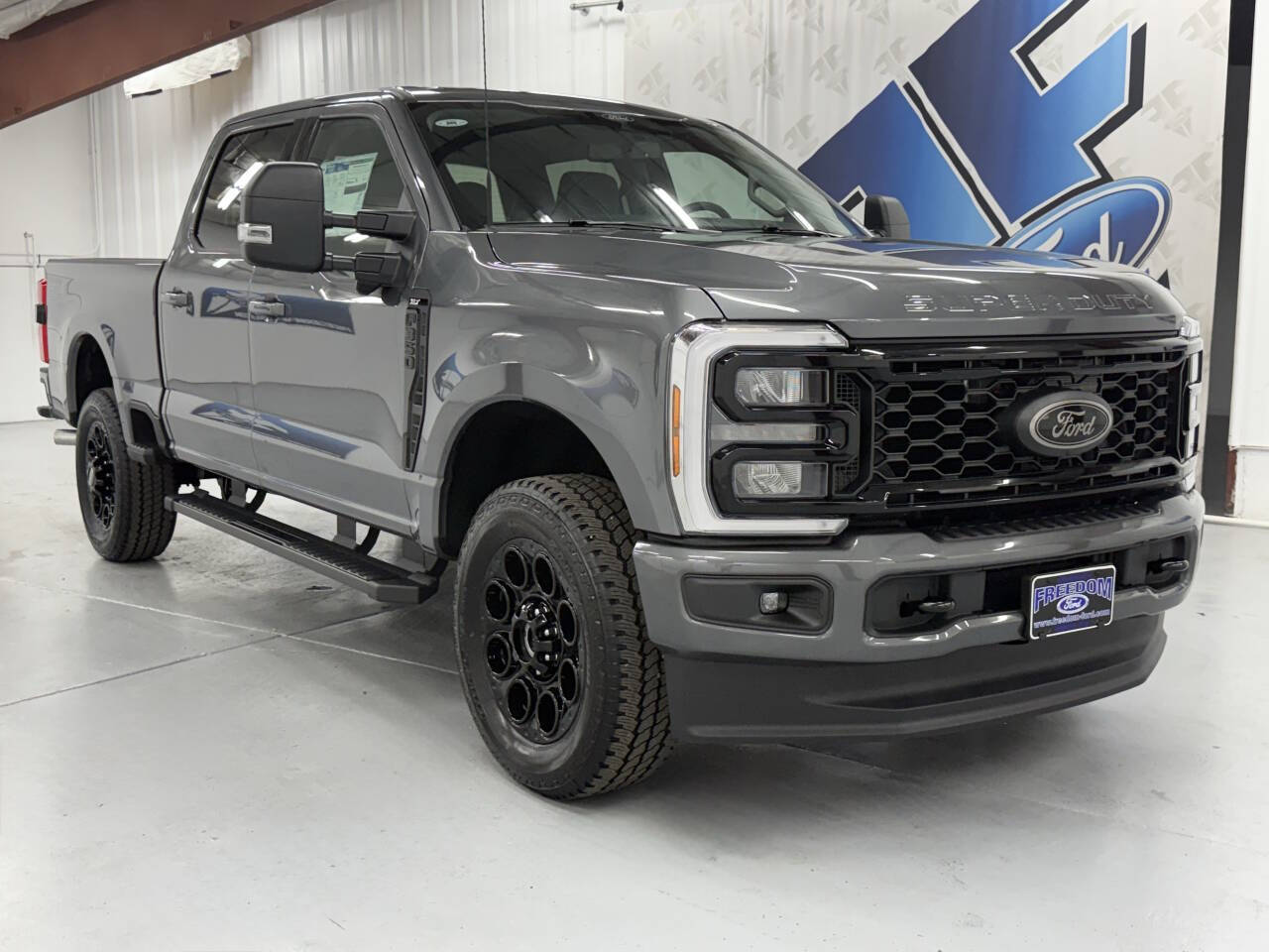 2026 Ford F-350 XLT photo 2