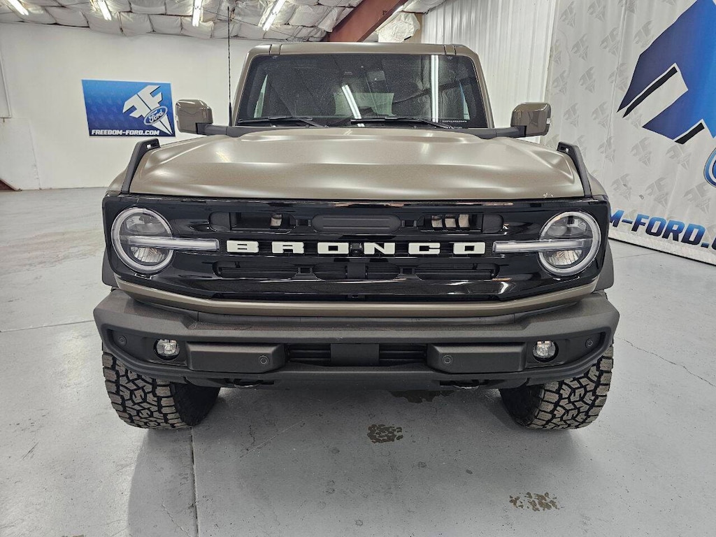 New 2025 Ford Bronco Outer Banks 4x4 4dr SUV SUV