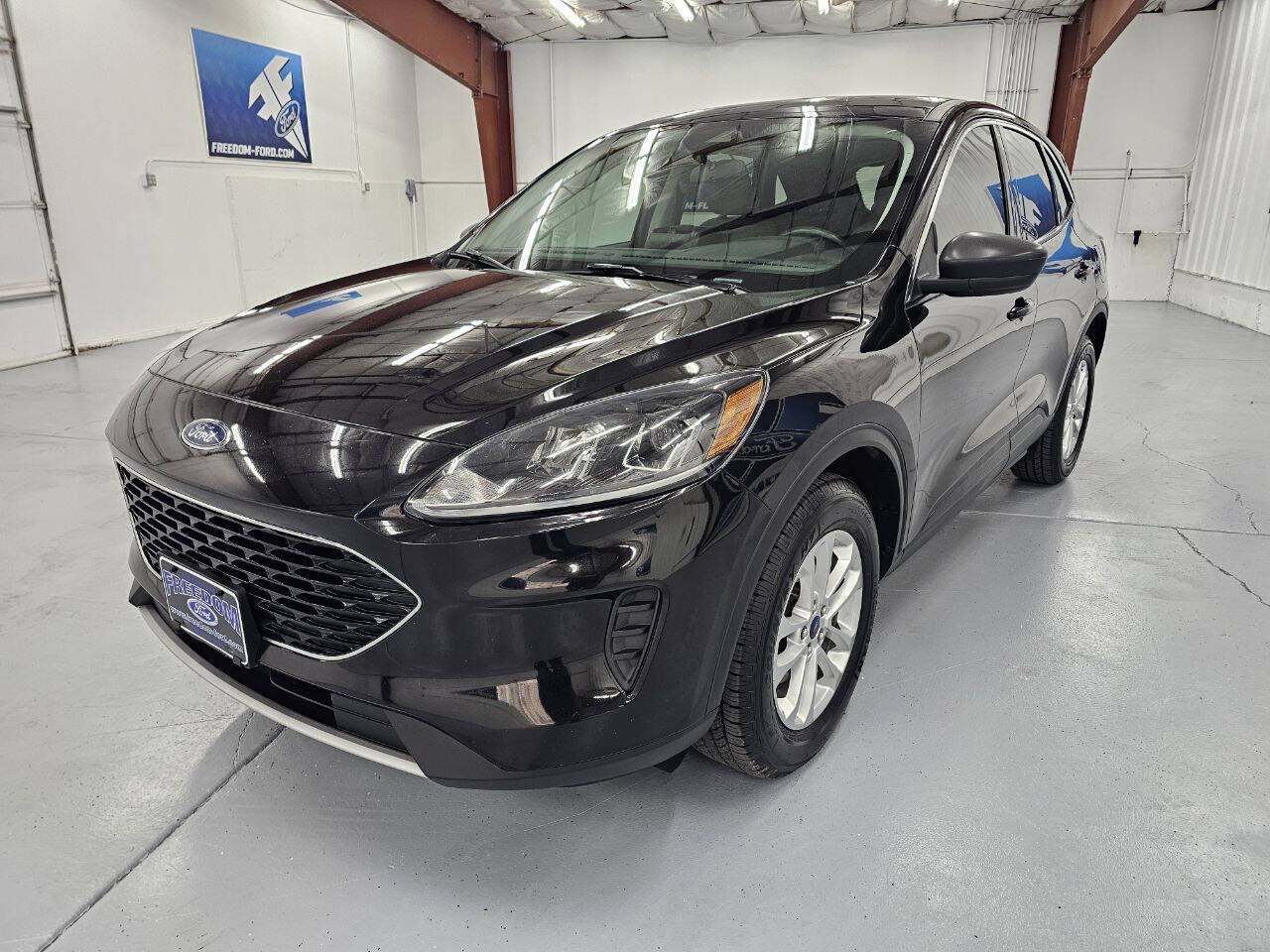 2022 Ford Escape SE photo 2