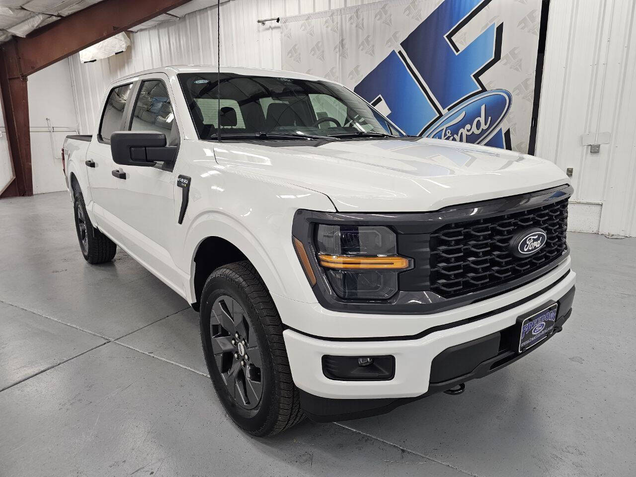 2025 Ford F-150 STX photo 4