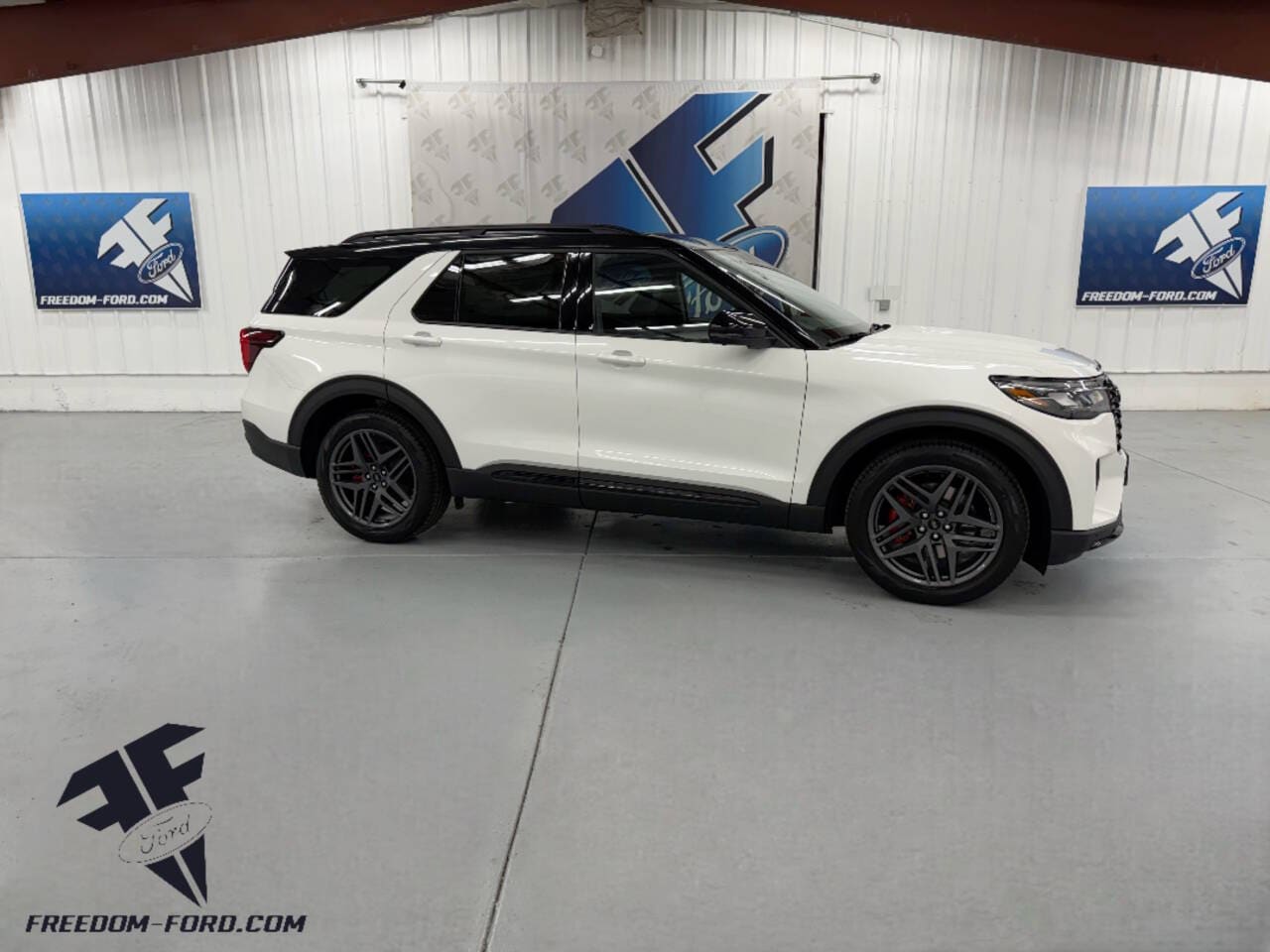 2025 Ford Explorer ST's photo