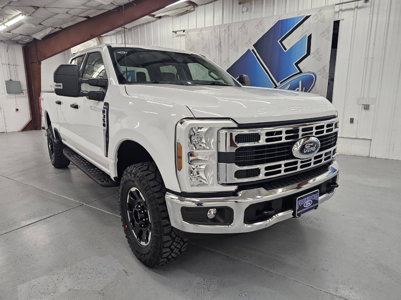 2026 Ford F-350 XLT photo 4