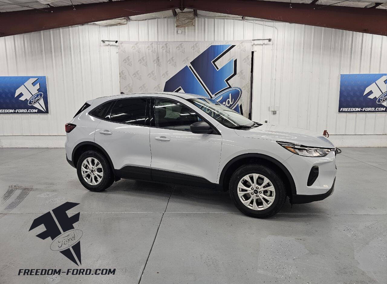 2025 Ford Escape Active's photo