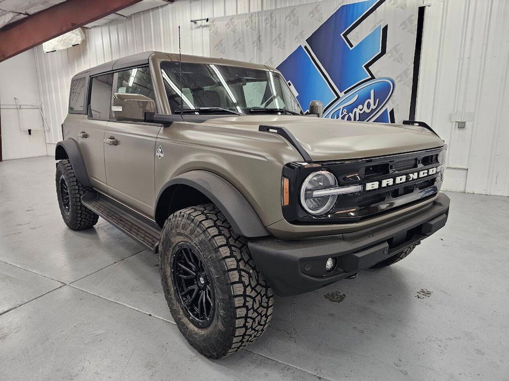 New 2025 Ford Bronco Outer Banks 4x4 4dr SUV SUV