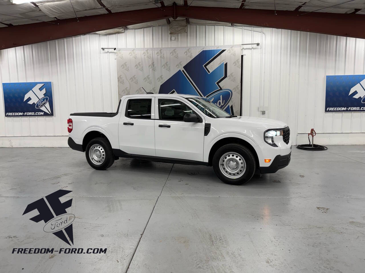 2025 Ford Maverick XL's photo