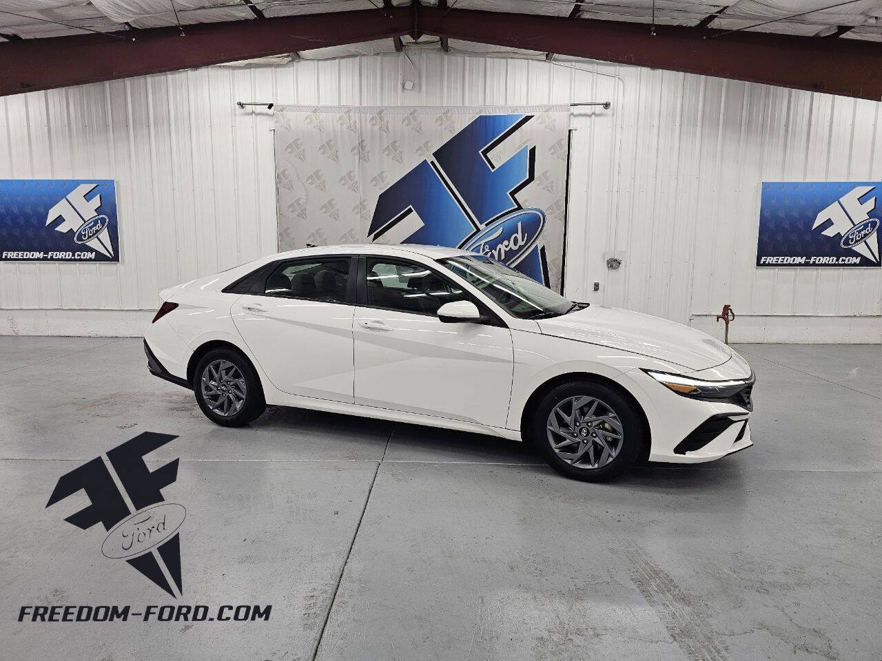 Used 2024 Hyundai Elantra SEL with VIN KMHLM4DG5RU650931 for sale in Gunnison, UT