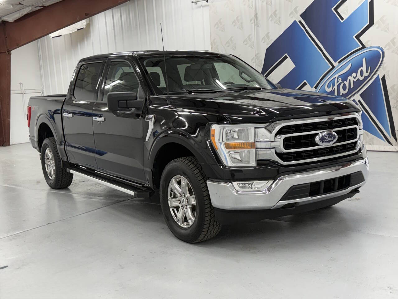 2023 Ford F-150 XLT photo 2