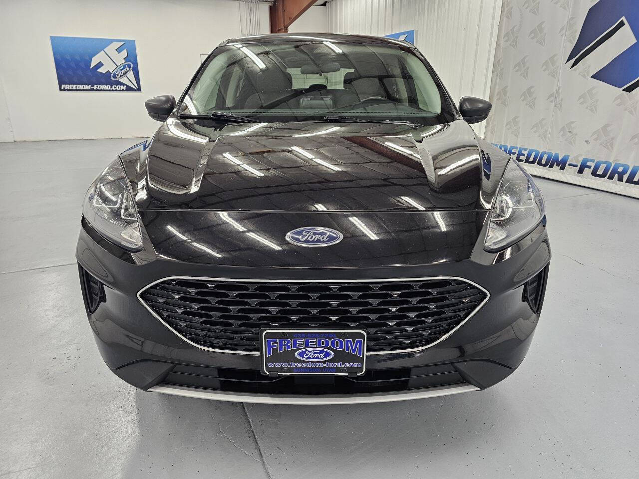 2022 Ford Escape SE photo 3