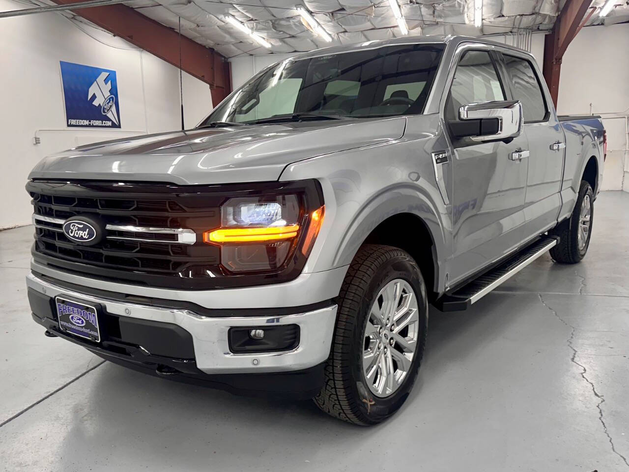 2025 Ford F-150 XLT photo 4