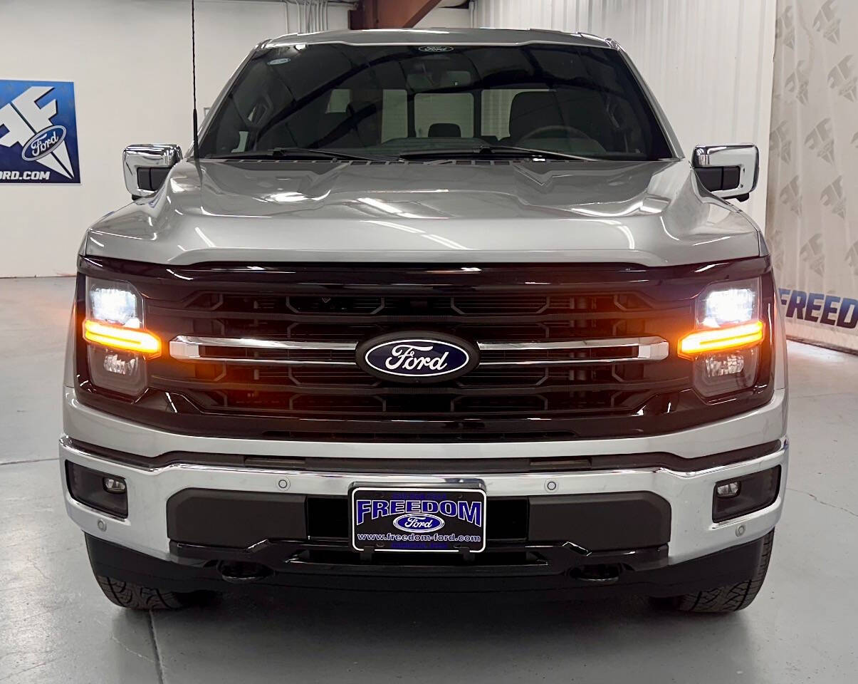 2025 Ford F-150 XLT photo 3