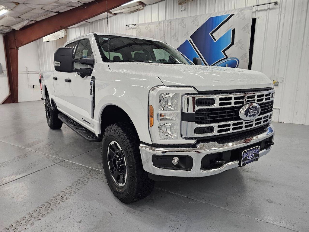 New 2026 Ford F-350 Super Duty XLT 4x4 4dr Crew Cab 6.8 ft. SB SRW Pickup Pickup Truck