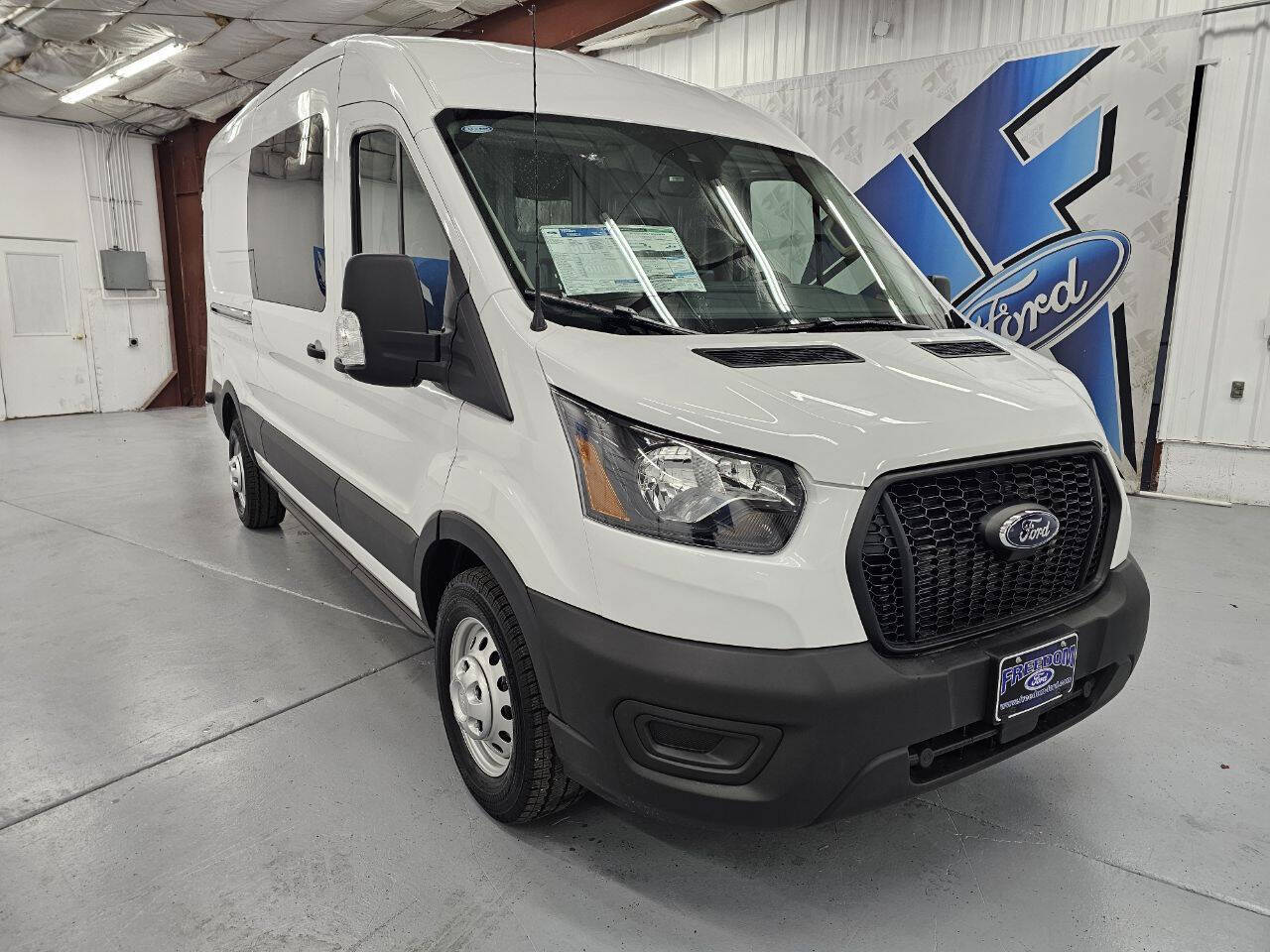 2025 Ford Transit Cargo Van photo 4