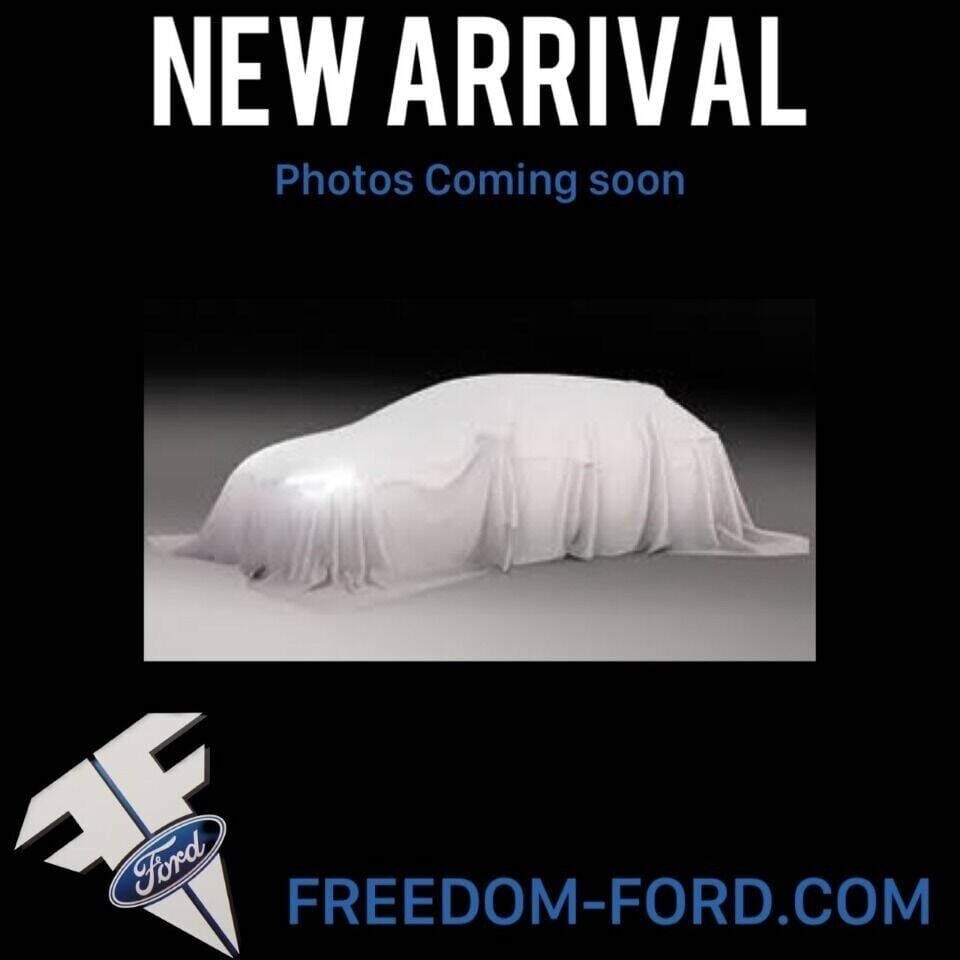 2024 Chrysler Pacifica Touring L's photo