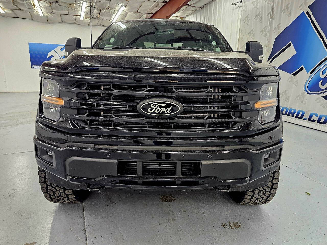 2025 Ford F-150 XLT photo 2