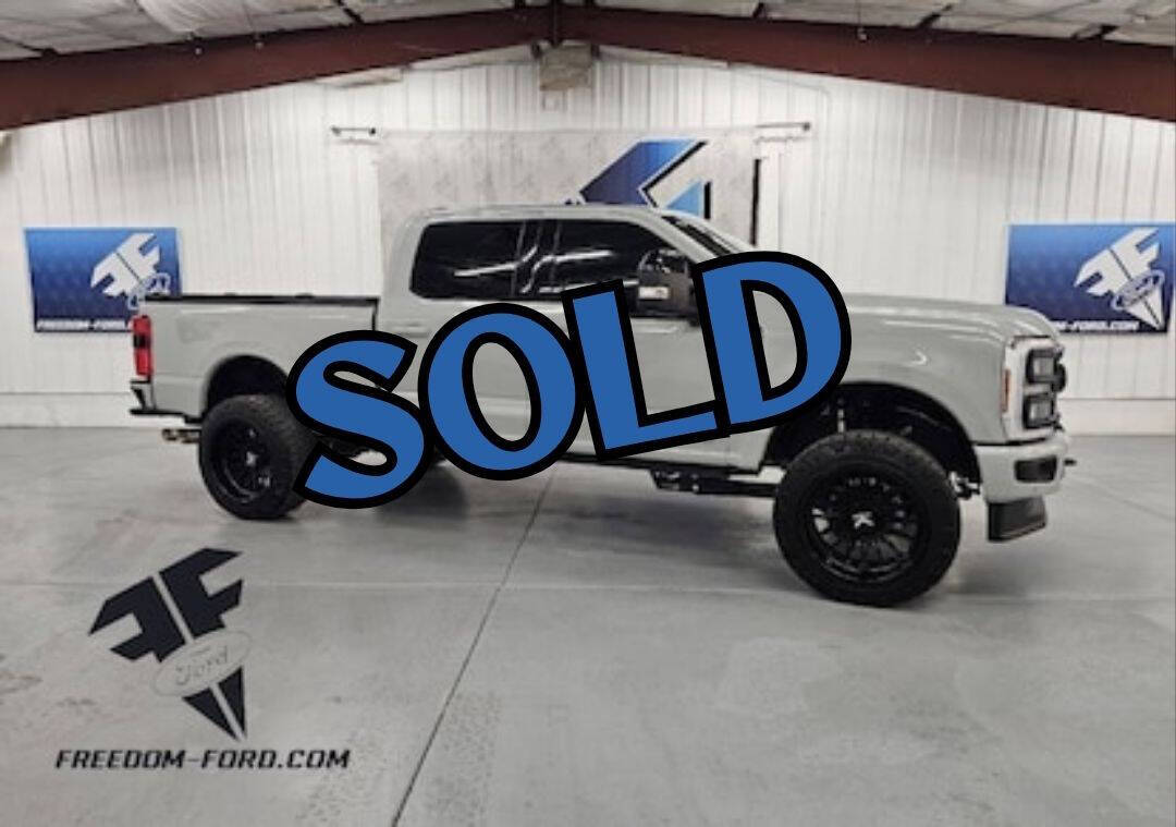 2025 Ford F-350 Super Duty Lariat's photo