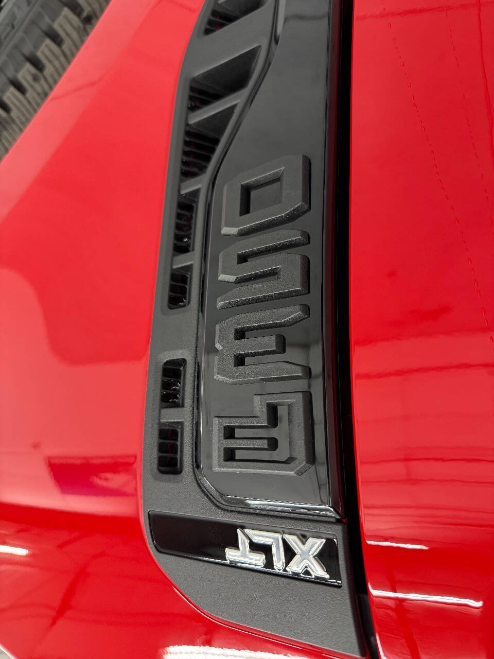 2026 Ford F-350 XLT photo 3